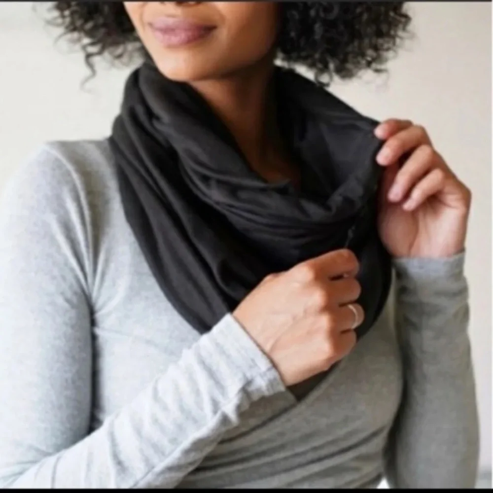 NWT Beyond Yoga Infinity Scarf